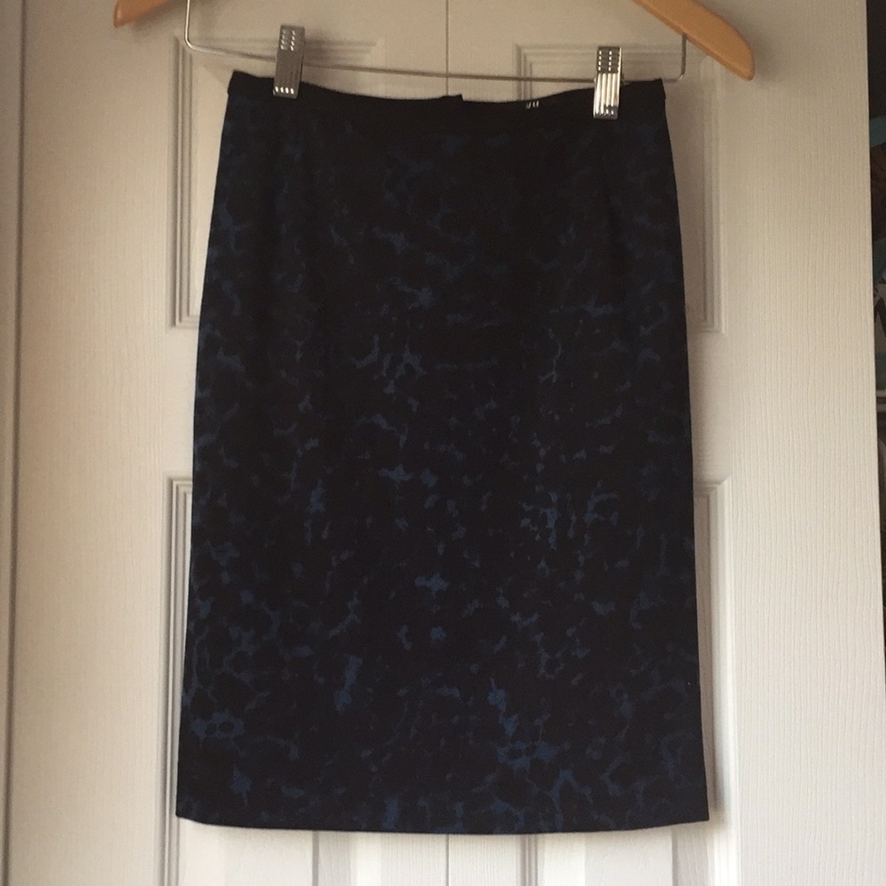 H&M pencil skirt navy and black leopard print sz 2
